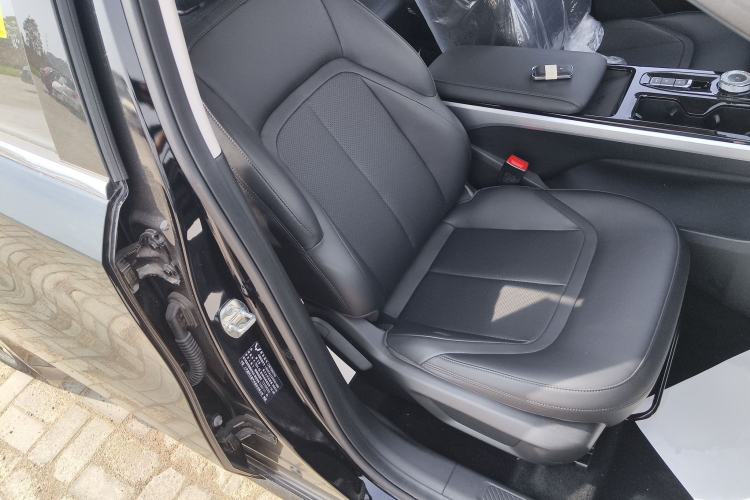 Used Wuling Xingguang 2024 Co-Creation Edition 510 Advanced Model
