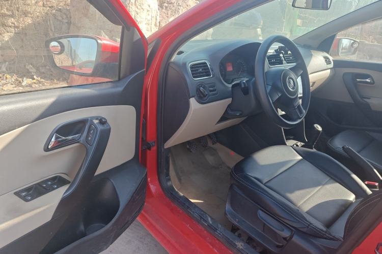 Used Volkswagen Polo 2011 1.4L Manual ZhiShang Edition Driver Seat