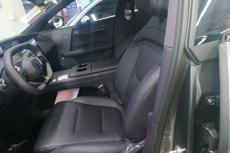 Used Avatr 06 2025 Max All-Electric Version