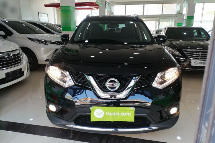 Used Nissan X-Trail 2015 2.5L CVT Leading MAX Edition 4WD Front