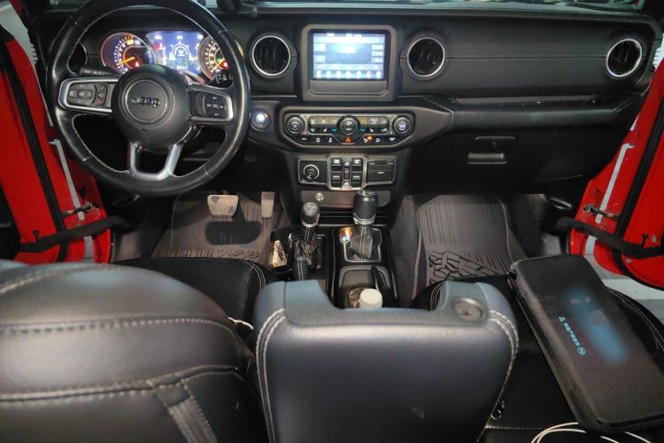 Used Jeep Wrangler 2019 2.0T Sahara Four-Door Version China VI Emission Standard