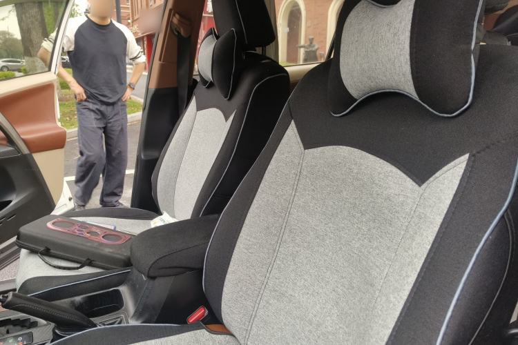 Used Toyota RAV4 2013 2.0L CVT Two-Wheel Drive Urban Edition Left Front Seat