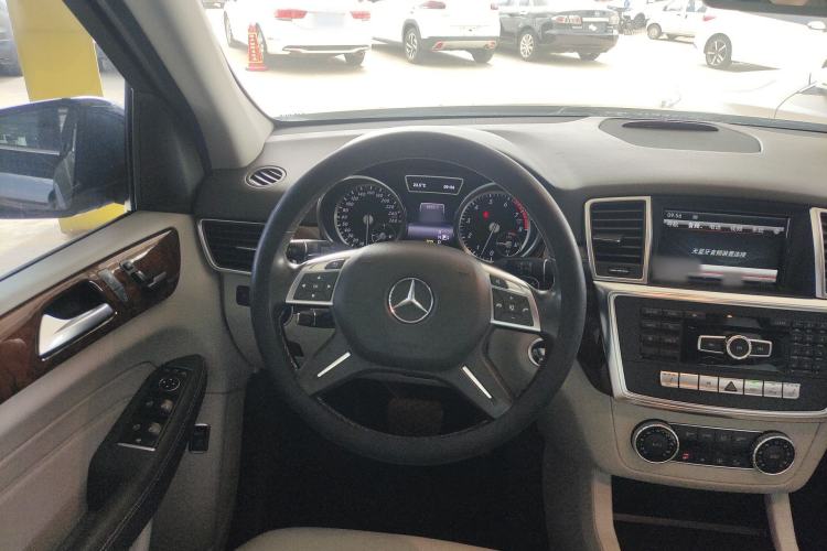 Used Mercedes-Benz M-Class 2014 ML 400 4MATIC Dynamic Model