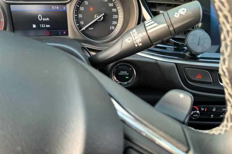 Used Buick Regal 2024 25T Deluxe Edition Interior 6