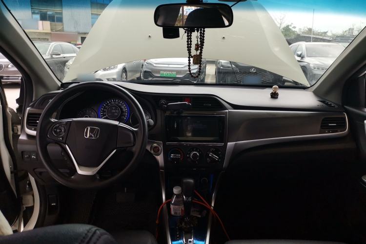 Used Honda Crider 2016 1.8L CVT Luxury Edition Center Console