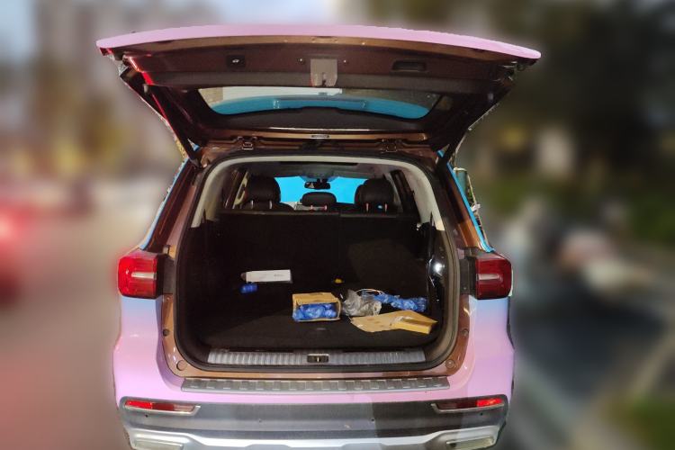 Used Roewe RX8 2018 30T Smart Connectivity Two-Wheel Drive Flagship Edition
