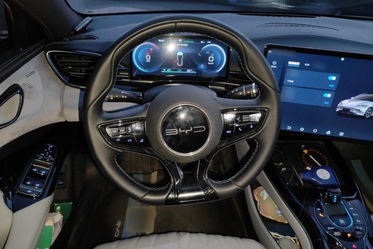 Used BYD Seal 2022 550 km Standard Range Rear-Wheel Drive Prestige Version
