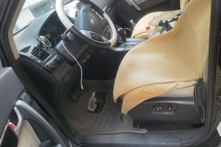 Used Chevrolet Captiva 2015 2.4L 4x4 Flagship Edition 7-Seater