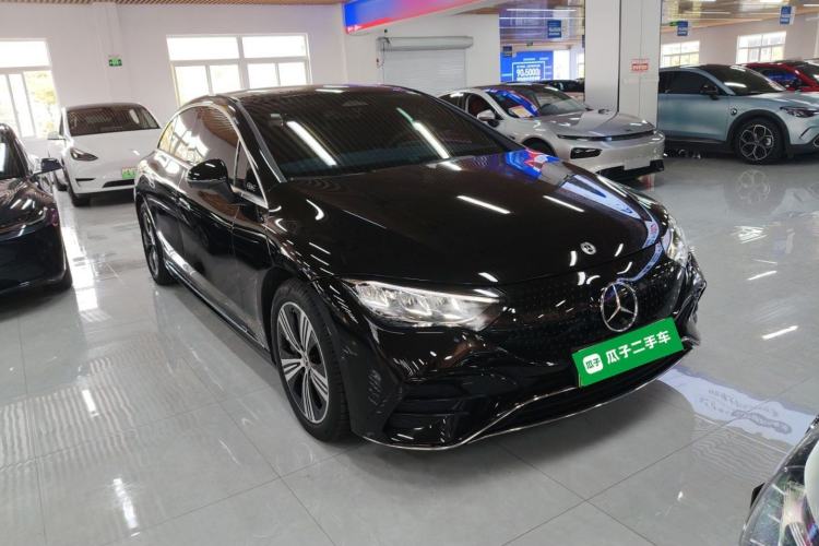 Used Mercedes-Benz EQE 2025 500 4MATIC Pioneer Edition Front Right 45 Deg