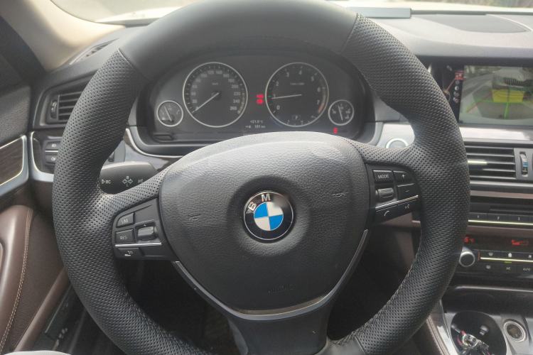 Used BMW 5 Series 2014 525Li Luxury Design Package Steering Wheel