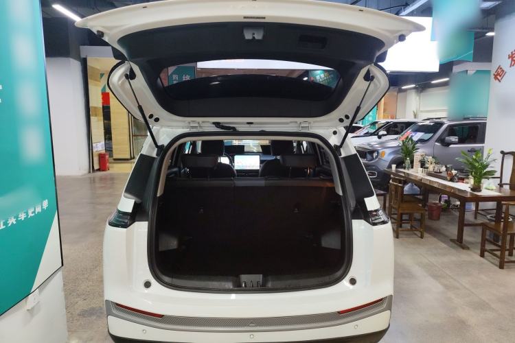 Used AION Y 2023 Plus 510 Smart Edition Trunk