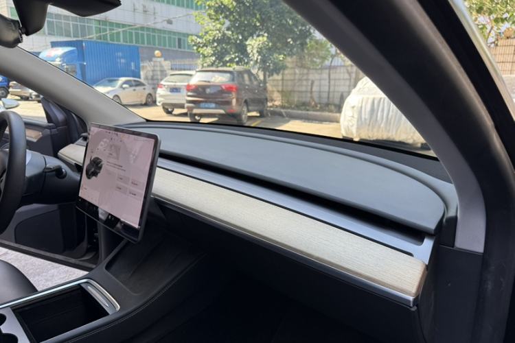 Used Tesla Model Y 2021 Long-Range All-Wheel-Drive Version