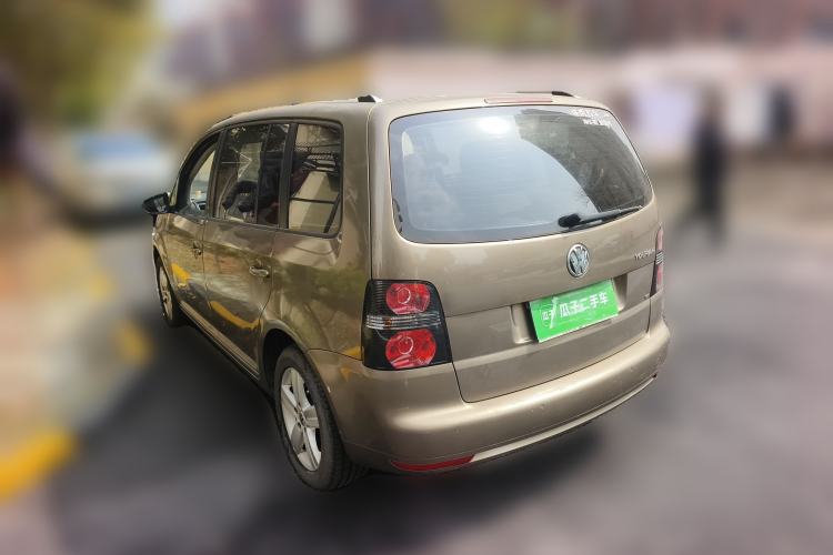 Used Volkswagen Touran 2015 1.4T DSG Comfort Edition 5 Seats Rear Left 45 Deg