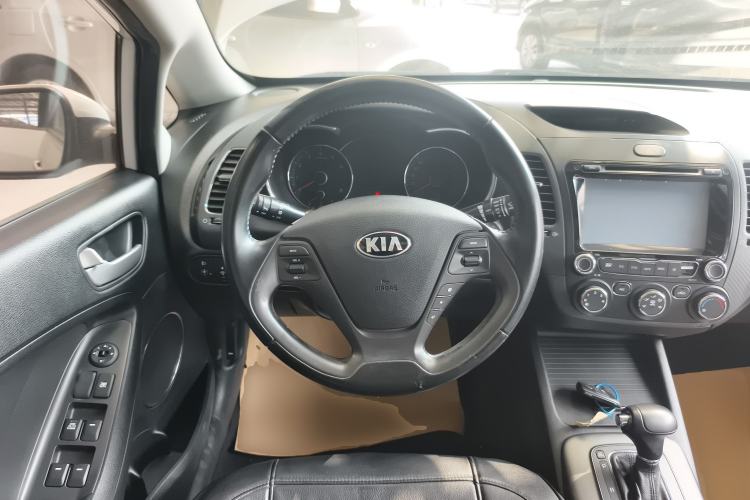 Used Kia K3 2015 1.6L Automatic GLS Steering Wheel