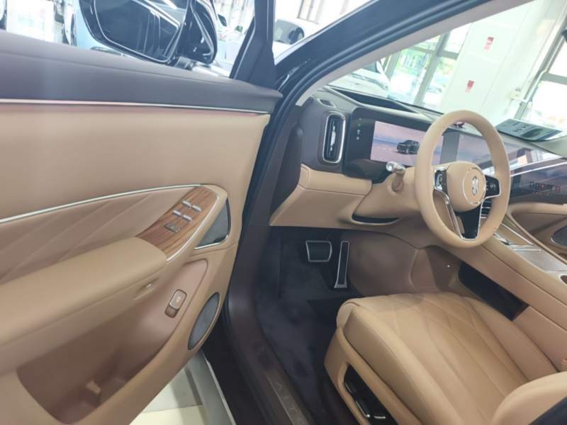 Used Hima AITO M8 2025 Model Pure Electric Max+ Six-Seat Four-Wheel-Drive Version — 15