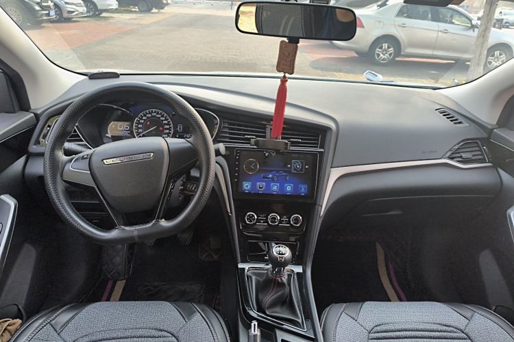 Used Venucia D60 2019 100 000 Glory 1.6L Entry Manual ChenShang Edition China VI Center Console