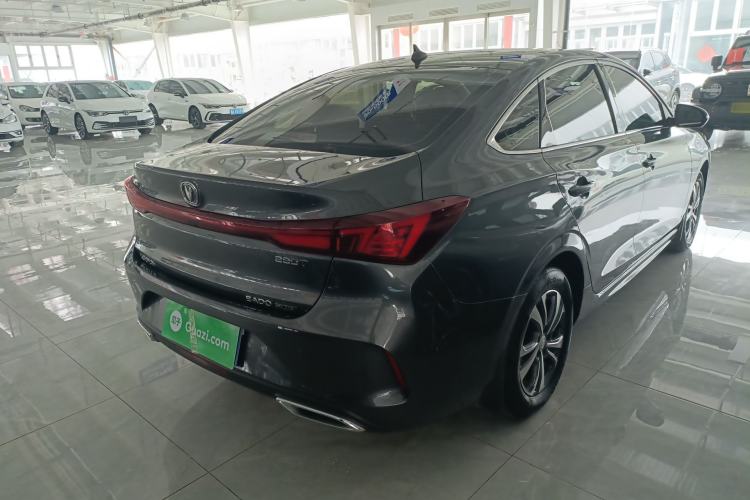 Used CHANGAN Eado 2023 Changan Edition PLUS Blue Whale NE 1.4T GDI DCT Prestige Version
