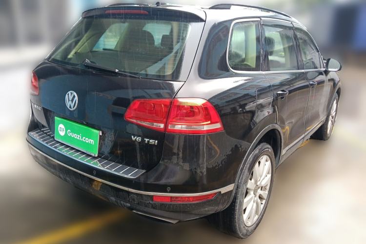 Used Volkswagen Touareg 2011 3.0 TSI Comfort Version Rear Right 45 Deg