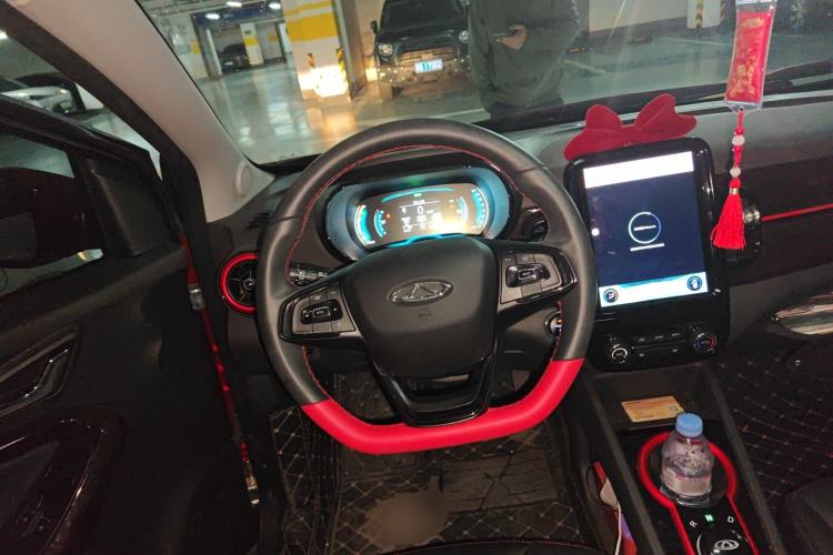 Used Chery QQ Little Ant 2022 Revised Version Sweet Pink Edition Half-Sugar Version Lithium Iron Phosphate 30.7 kWh 30 kW 301 km Steering Wheel