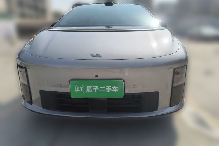 Used Li Auto i6 2025 Model Four-Wheel-Drive Standard Type
