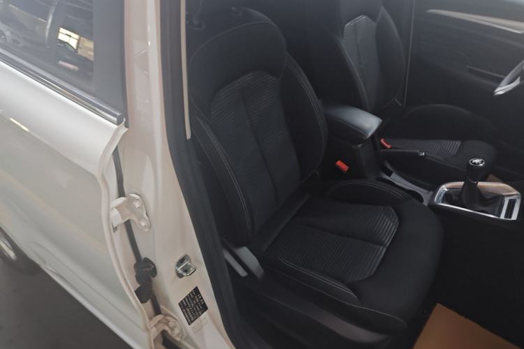 Used Roewe RX3 2018 1.6L Manual Entry-Level Model