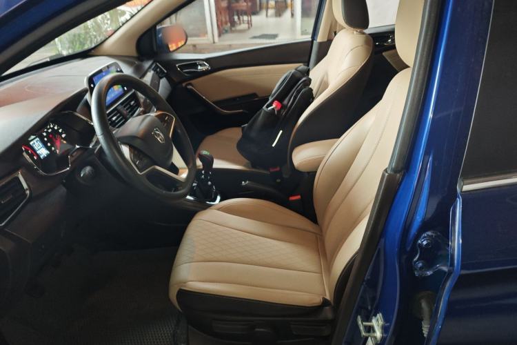 Used Baojun 310W 2017 1.5L Manual Fashion Model China V