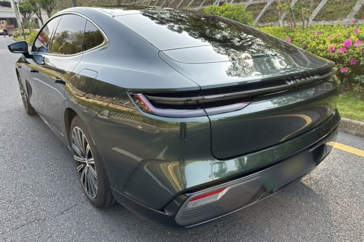 Used Geely Galaxy 8 2025 130km EM-P Starship Edition Exterior 2