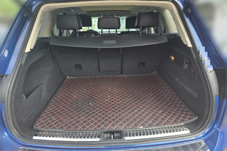 Used Volkswagen Touareg 2017 3.0 TSI Touareg Model Trunk