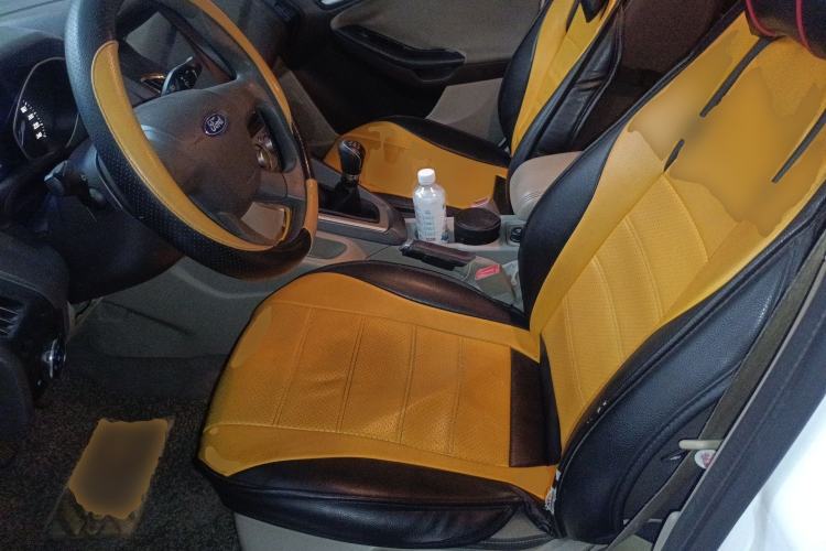 Used Ford Focus 2012 Sedan 1.6L Manual Comfort Model
