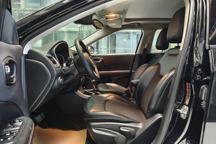 Used Jeep Compass 2017 200T Automatic Enjoyment Version
