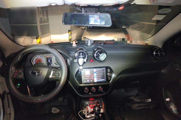 Used Soueast DX3 2018 1.5L Manual Flagship Edition Center Console