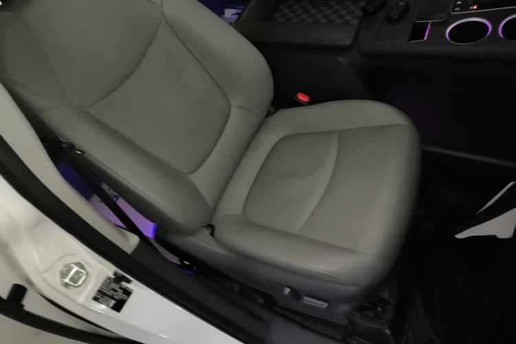 Used Toyota Granvia 2023 2.5L Hybrid Prestige PLUS Edition Right Front Seat