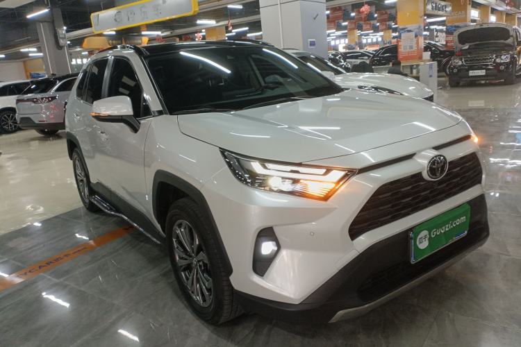 Used Toyota RAV4 2023 2.0L CVT Two-Wheel Drive Fashion Plus Edition
