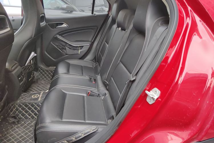 Used Mercedes-Benz GLA 2015 GLA 200 Fashion Model
