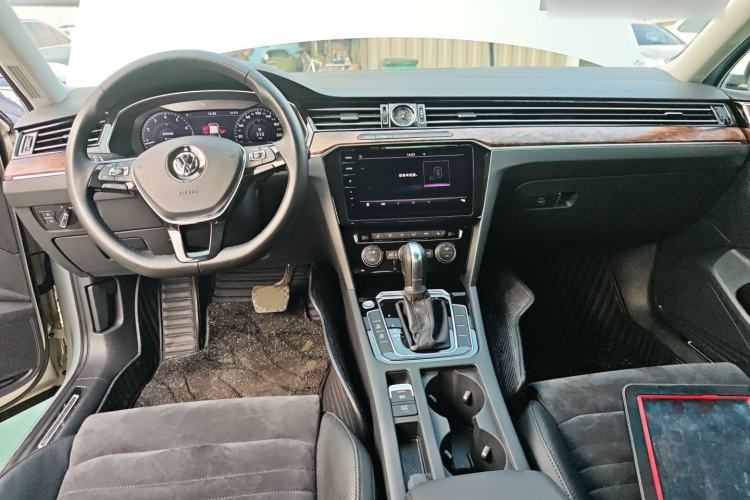 Used Volkswagen Magotan 2018 330TSI DSG Luxury Model
