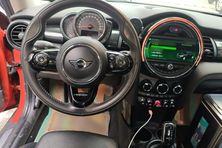 Used MINI MINI 2018 1.5T COOPER Artist
