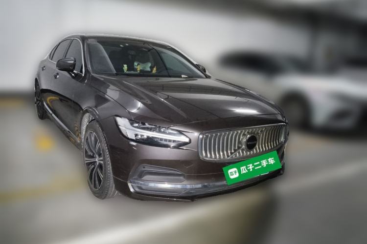 Used Volvo S90 2022 B5 Zhiyi Luxury Edition Front Right 45 Deg