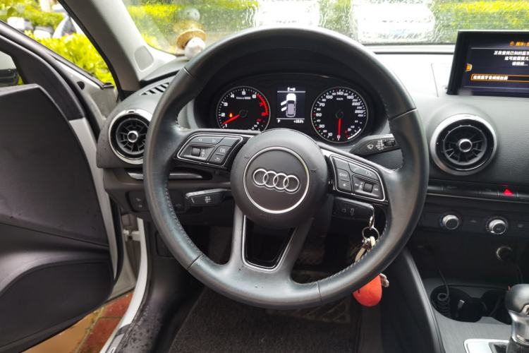 Used Audi A3 2020 Sportback 35 TFSI Fashion Edition China VI Emission Standard Steering Wheel