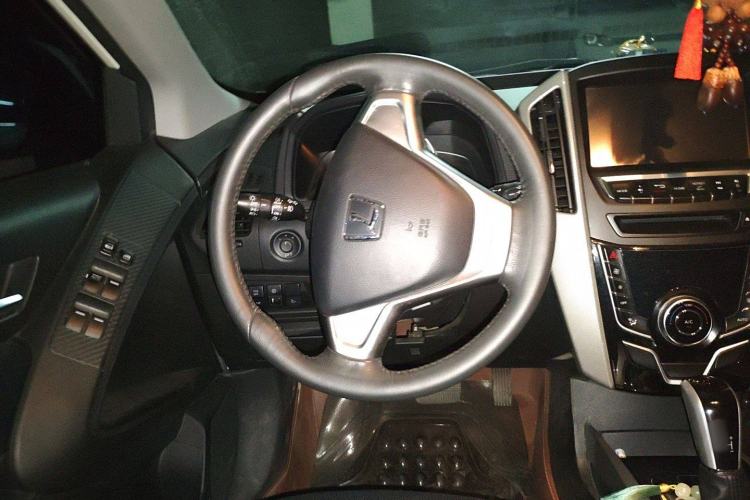 Used Luxgen U6 SUV 2015 1.8T Fashion Edition
