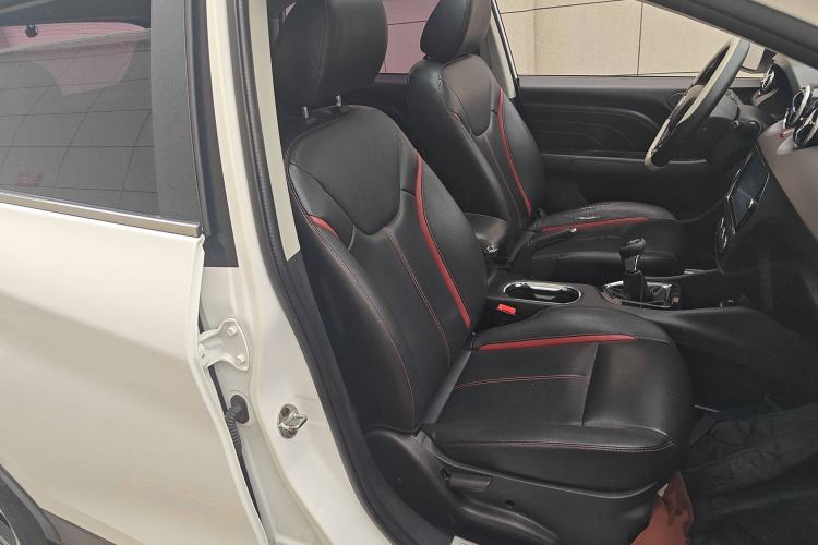 Used Soueast DX3 2016 1.5L Manual Luxury Edition