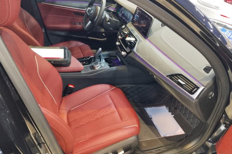 Used BMW 5 Series New Energy 2021 535Le M Sport Package Right Front Seat