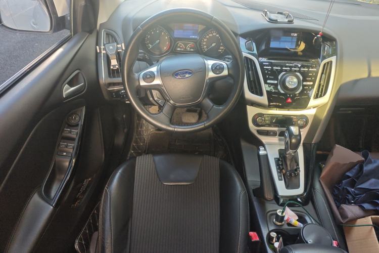 Used Ford Focus 2012 Hatchback 2.0L Automatic Luxury Sport Model
