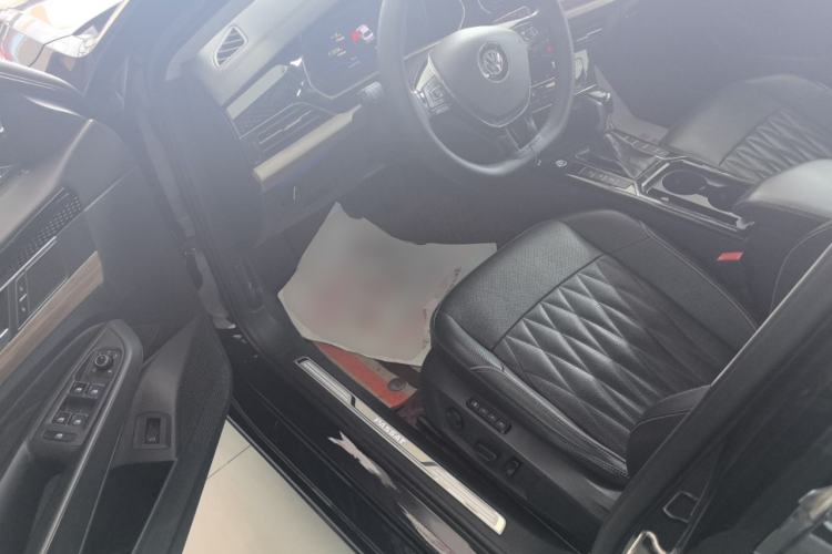 Used Volkswagen Passat 2020 Revised Version 330TSI Luxury Edition China VI Standard
