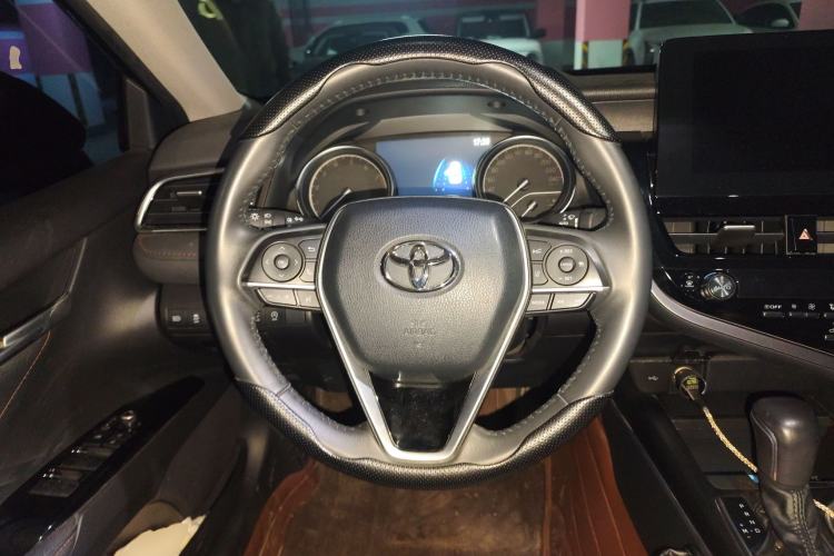 Used Toyota Camry 2023 2.0G Luxury Edition
