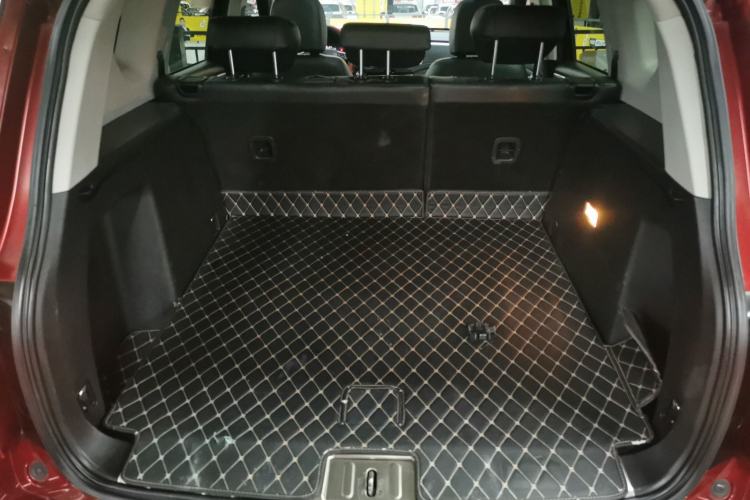 Used GAC Trumpchi GS7 2017 320T Two-Wheel-Drive Luxury Smart Connectivity Model Trunk