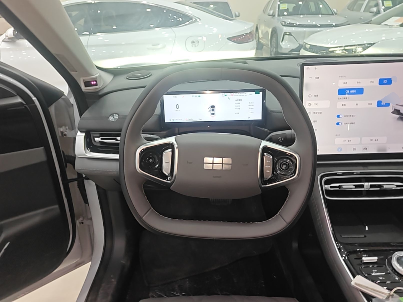 Geely Galaxy A7 2025 Model EM-i 150km Exploration+ Edition — снимка 13