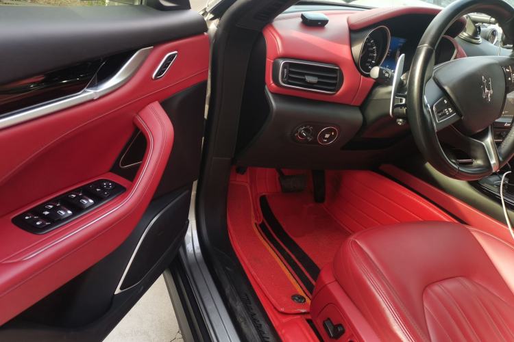 Used Maserati Levante 2016 3.0T Standard Edition Driver Seat