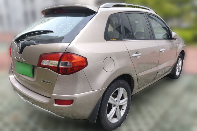 Used Renault Koleos 2010 2.5L Two-Wheel-Drive Luxury Version