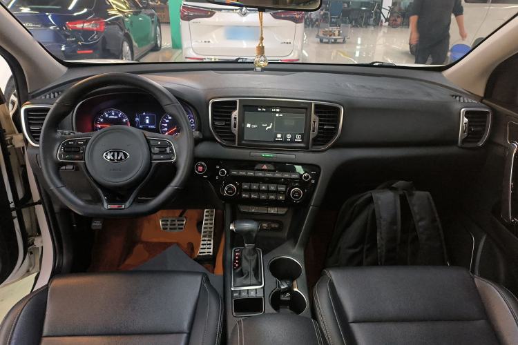 Used Kia KX5 2016 1.6T Automatic Two-Wheel Drive DLX Center Console