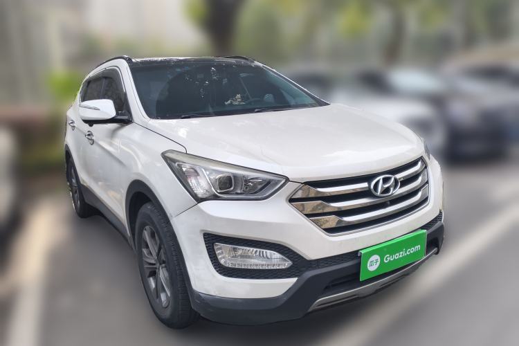Used Hyundai Santa Fe 2015 2.4L Automatic Two-Wheel Drive Smart Version 5 Seats
